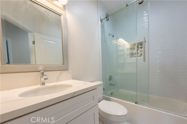 Detail Gallery Image 17 of 26 For 67 S Craig Ave #4,  Pasadena,  CA 91107 - 4 Beds | 3/1 Baths