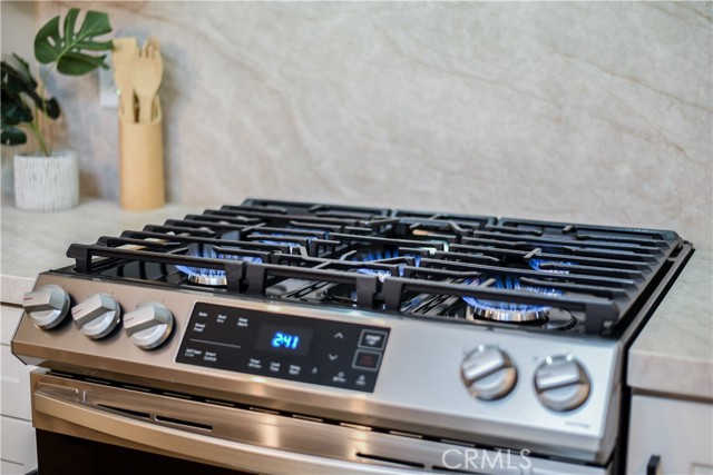 748 N Kenmore, Los Angeles CA: https://media.crmls.org/medias/f9daff30-aebf-4768-b25c-0cecf8fb5ee4.jpg