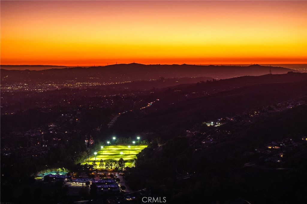 https://media.crmls.org/medias/f9dc195c-db4b-47d7-828c-751ef77262f0.jpg?preset=X-Large