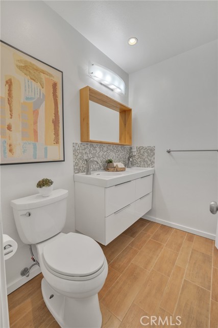 Detail Gallery Image 17 of 23 For 6714 E Premium St, Long Beach,  CA 90808 - 3 Beds | 2 Baths