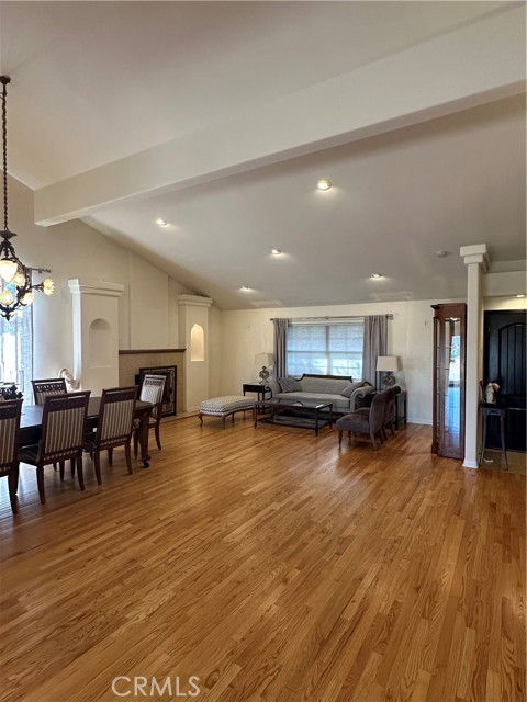 Detail Gallery Image 7 of 25 For 3160 Kirkham Dr, Glendale,  CA 91206 - 4 Beds | 2 Baths