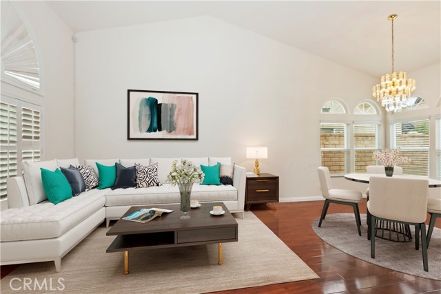 Detail Gallery Image 6 of 45 For 22509 Silver Dollar St, Corona,  CA 92883 - 3 Beds | 2/1 Baths