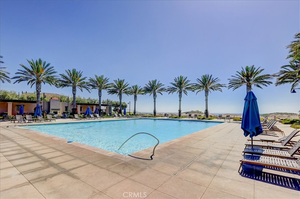 https://media.crmls.org/medias/f9dd6c29-1948-460d-8c06-995b902841ec.jpg?preset=X-Large