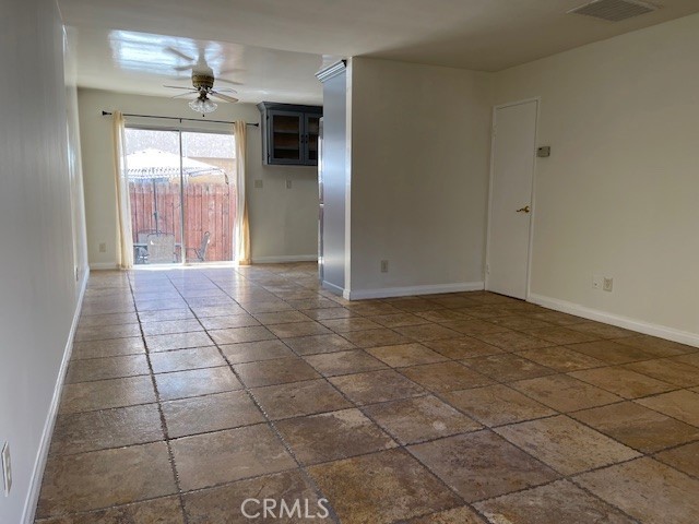 Detail Gallery Image 5 of 16 For 17135 Roscoe Blvd #4,  Northridge,  CA 91325 - 2 Beds | 1/1 Baths