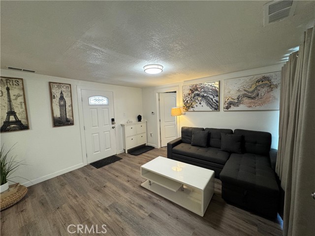 Detail Gallery Image 6 of 20 For 40419 Big Bear Bld, Big Bear Lake,  CA 92315 - 3 Beds | 2 Baths