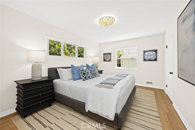 852 E Howard Street, Pasadena CA: https://media.crmls.org/medias/f9dd966b-ce4a-49cd-88f1-06f7092b3746.jpg