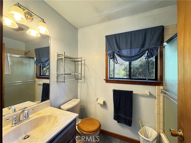 Detail Gallery Image 28 of 75 For 1800 Boonville Rd, Ukiah,  CA 95482 - 5 Beds | 4/1 Baths