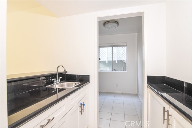 Detail Gallery Image 15 of 30 For 811 6th St #105,  Santa Monica,  CA 90403 - 3 Beds | 2 Baths