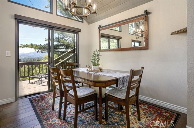 Detail Gallery Image 14 of 54 For 361 Grizzly Rd, Lake Arrowhead,  CA 92352 - 3 Beds | 3 Baths