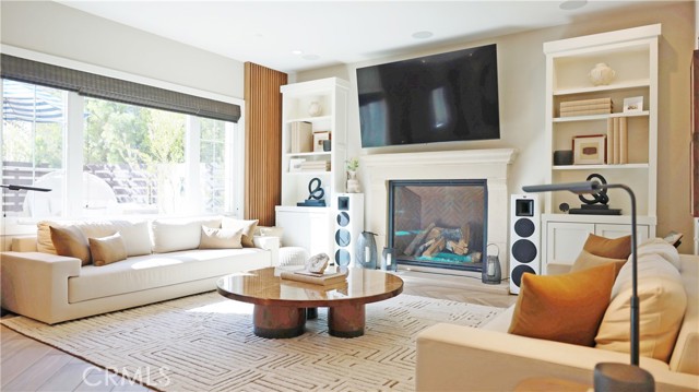 Detail Gallery Image 10 of 34 For 80 Thrush, Irvine,  CA 92618 - 5 Beds | 5/1 Baths