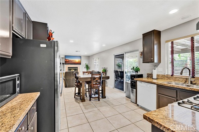 Detail Gallery Image 15 of 36 For 31755 Ridgeview, Lake Elsinore,  CA 92532 - 6 Beds | 3 Baths