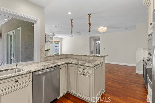 MLS #OC25221513 image #7