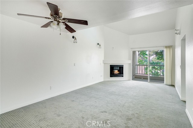 5510 Owensmouth Avenue, 327 photo 3