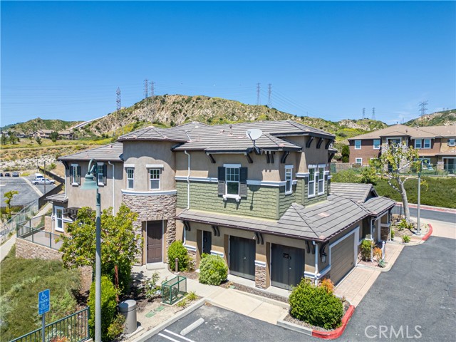 Detail Gallery Image 1 of 33 For 16414 W Nicklaus Dr #145,  Sylmar,  CA 91342 - 3 Beds | 2/1 Baths