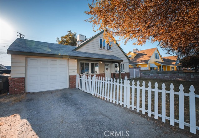 Detail Gallery Image 1 of 1 For 44255 Hardwood Ave, Lancaster,  CA 93534 - 4 Beds | 2 Baths