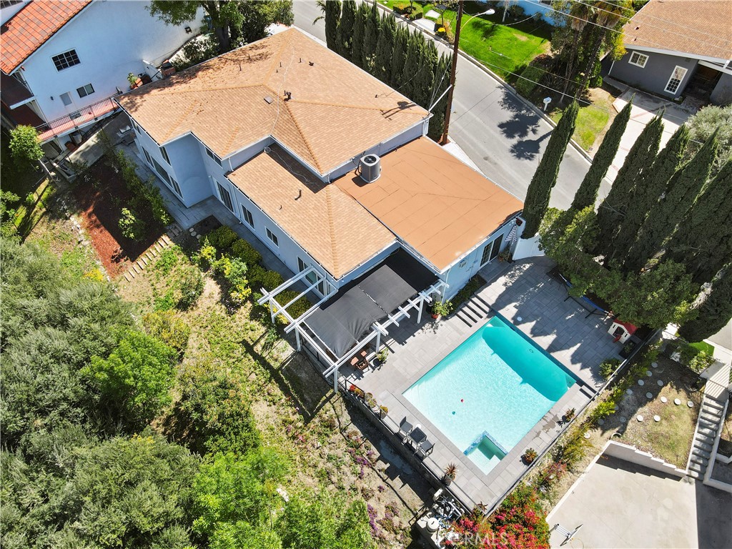 https://media.crmls.org/medias/f9e19a8d-eebc-46ab-b72e-ff86f1fe8fe1.jpg?preset=X-Large
