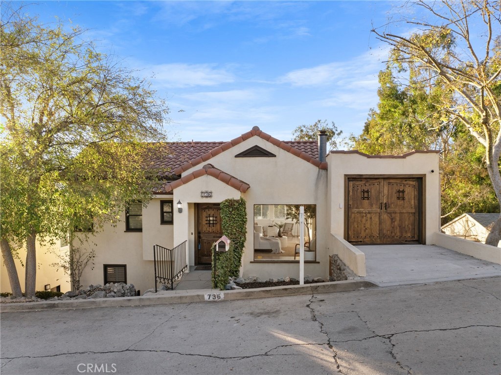 736 Luton DriveGlendale img 2