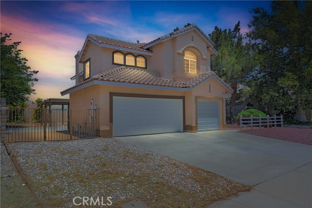 Detail Gallery Image 3 of 46 For 13984 Palomino Ct, Victorville,  CA 92394 - 5 Beds | 3 Baths