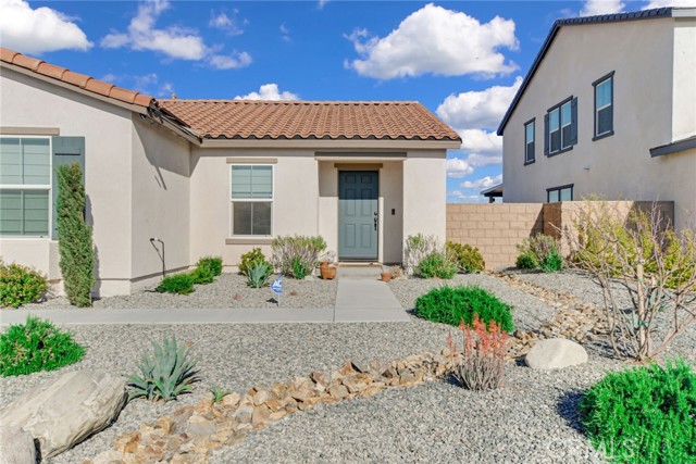Detail Gallery Image 1 of 30 For 11625 Halter St, Victorville,  CA 92392 - 4 Beds | 2 Baths