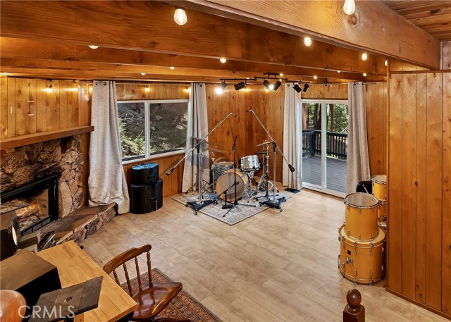 Detail Gallery Image 23 of 36 For 23746 Crest Forest, Crestline,  CA 92325 - 3 Beds | 2 Baths