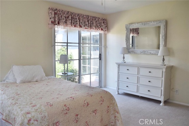 2024 N Kenwood Street, Burbank CA: https://media.crmls.org/medias/f9e425d4-0f45-40b7-8d61-cba09ab72b72.jpg