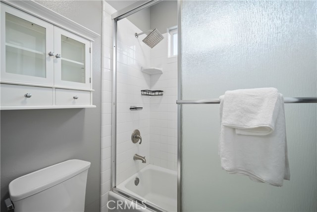 221 Silver Oak Drive, Paso Robles CA: https://media.crmls.org/medias/f9e5351e-9e70-4323-9966-fdf65bf7431c.jpg