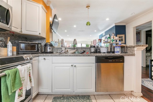 Detail Gallery Image 16 of 30 For 2940 N Verdugo Rd #305,  Glendale,  CA 91208 - 2 Beds | 2 Baths