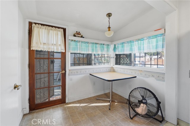 Detail Gallery Image 7 of 15 For 16203 Orange, Paramount,  CA 90723 - 4 Beds | 2 Baths