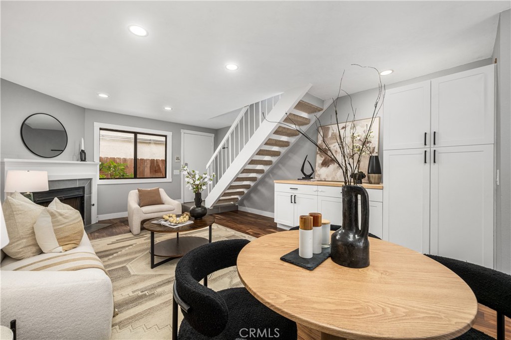 2061 Chatsworth - photo 15