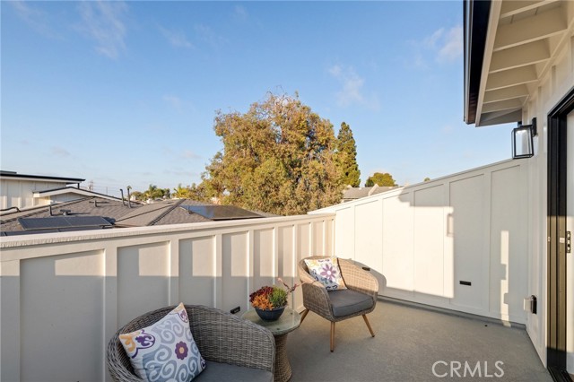 Detail Gallery Image 27 of 33 For 2414 Clark Ln #B,  Redondo Beach,  CA 90278 - 4 Beds | 4/2 Baths