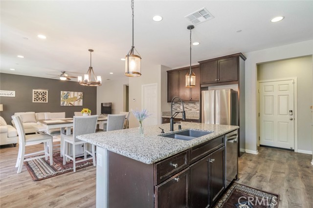 Detail Gallery Image 12 of 43 For 37436 Umbrella, Palmdale,  CA 93551 - 4 Beds | 3 Baths