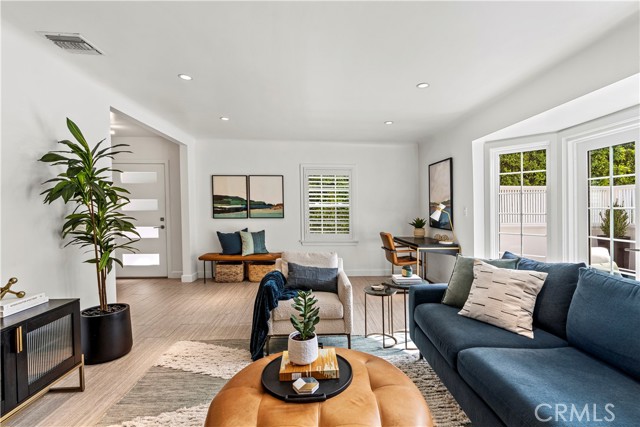Detail Gallery Image 5 of 35 For 8963 Cynthia, West Hollywood,  CA 90069 - 2 Beds | 2 Baths