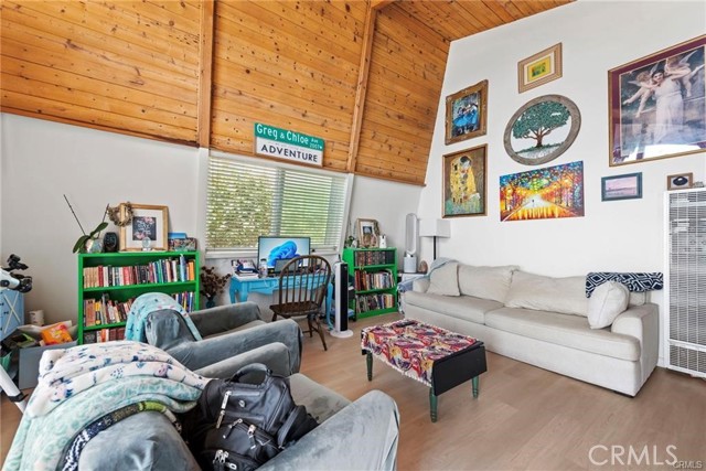 252 Avenida Lobeiro, San Clemente CA: https://media.crmls.org/medias/f9e7b2f1-4f42-40c8-be06-c83fb5ae7c73.jpg