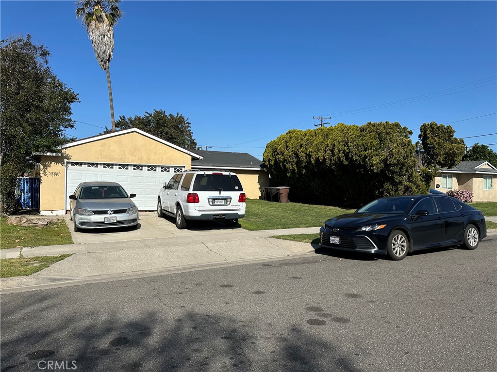 1207 N Siesta Street