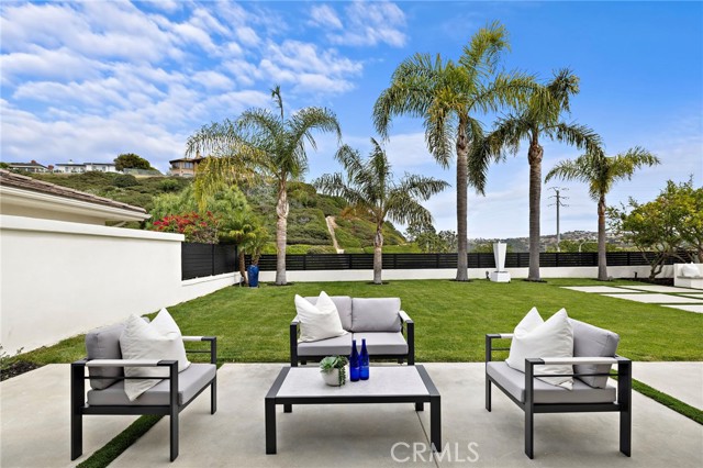 Detail Gallery Image 25 of 44 For 6 Monterey Cir, Corona Del Mar,  CA 92625 - 6 Beds | 4 Baths