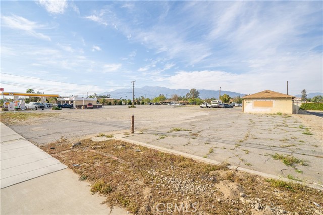 Detail Gallery Image 1 of 26 For 16436 Foothill Bld, Fontana,  CA 92335 - – Beds | – Baths