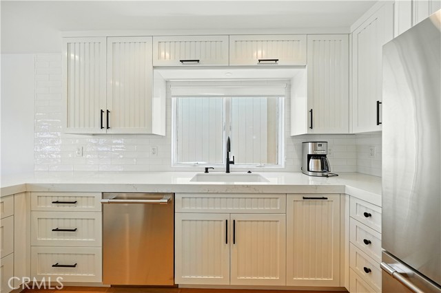 Detail Gallery Image 12 of 26 For 6310 Bayshore Walk, Long Beach,  CA 90803 - 3 Beds | 2 Baths