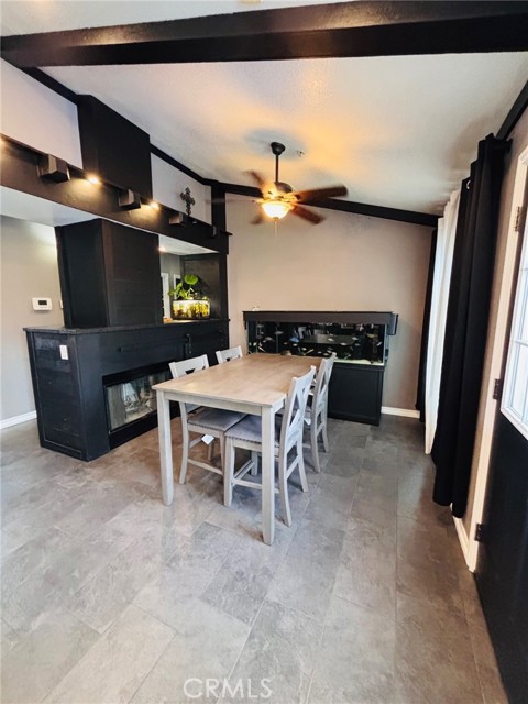 Detail Gallery Image 7 of 15 For 16251 Abedul, Moreno Valley,  CA 92551 - 3 Beds | 2 Baths