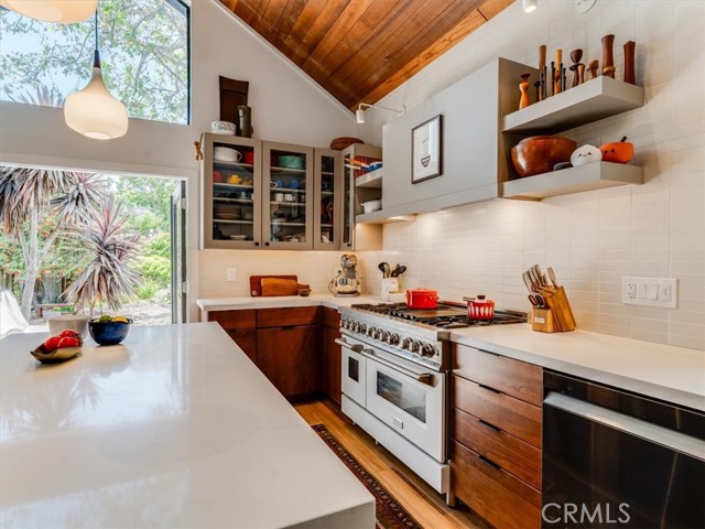 1750 La Luna Court, San Luis Obispo CA: https://media.crmls.org/medias/f9eae66d-1a57-4f01-995f-5e0f504628ae.jpg