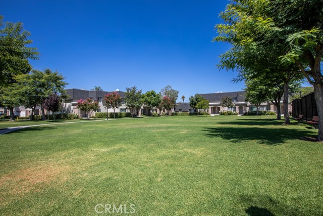 19211 Haynes Street, Reseda CA: https://media.crmls.org/medias/f9eb0258-2572-40ea-9959-b92235536cb7.jpg