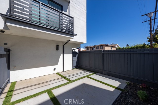 Detail Gallery Image 30 of 33 For 14422 Tiara #1/2,  Van Nuys,  CA 91401 - 5 Beds | 5 Baths