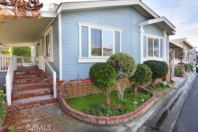 Front Image Thumbnail for CROC25271533