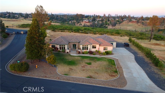 18 Tuscan Drive, Paradise CA: https://media.crmls.org/medias/f9ebb626-291e-46ed-95e9-a7324c760b29.jpg