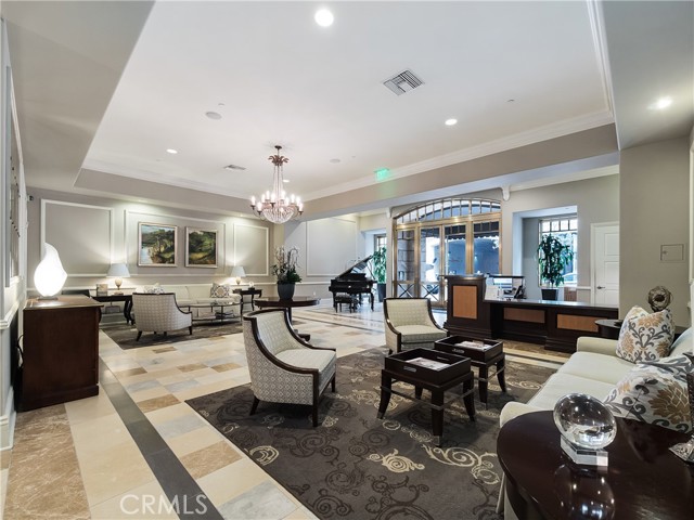 Detail Gallery Image 4 of 41 For 305 Caruso, Glendale,  CA 91210 - 2 Beds | 3 Baths