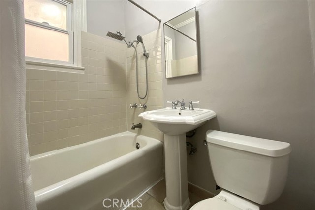 Detail Gallery Image 14 of 21 For 325 Elm Ave #102,  Long Beach,  CA 90802 - 1 Beds | 1 Baths