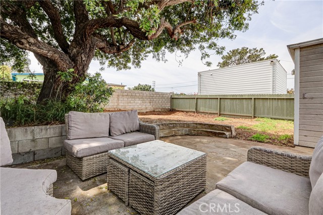 Detail Gallery Image 27 of 29 For 320 E Walnut Ave, El Segundo,  CA 90245 - 5 Beds | 3 Baths