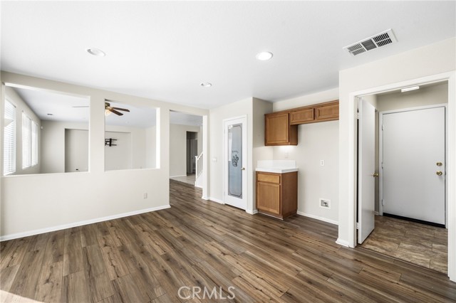 Detail Gallery Image 14 of 47 For 1232 Sunburst, Beaumont,  CA 92223 - 4 Beds | 3 Baths