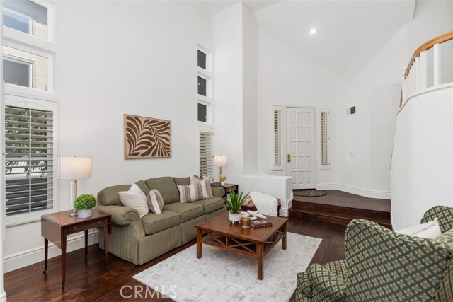 13 Mariposa, Rancho Santa Margarita CA: https://media.crmls.org/medias/f9edcfde-8dec-4da1-87c8-b2ab3319ecb4.jpg