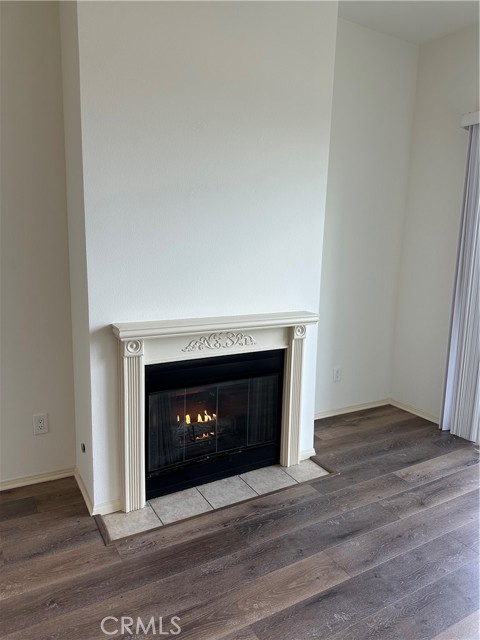 Detail Gallery Image 8 of 23 For 7551 Jordan #408,  Canoga Park,  CA 91303 - 3 Beds | 3 Baths