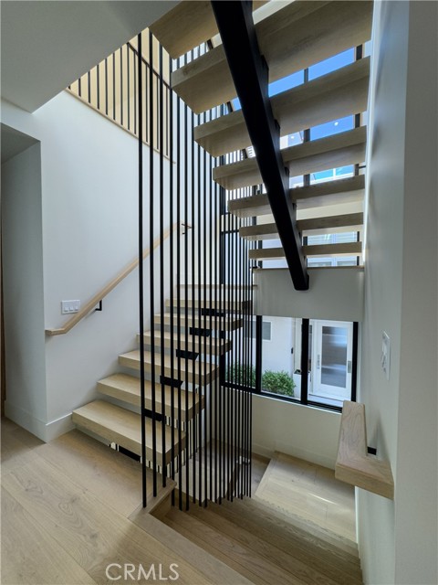 Detail Gallery Image 43 of 56 For 404 16th St, Manhattan Beach,  CA 90266 - 5 Beds | 5/2 Baths